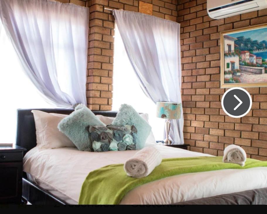 Neon Moon Hotel Welkom Luaran gambar