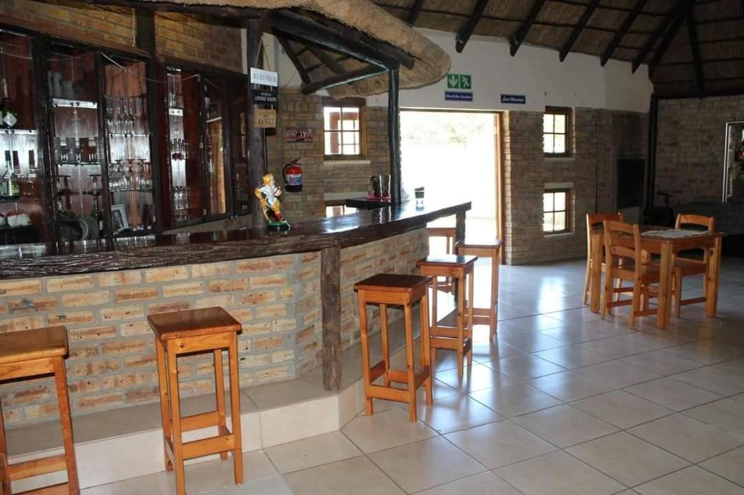 Neon Moon Hotel Welkom Luaran gambar