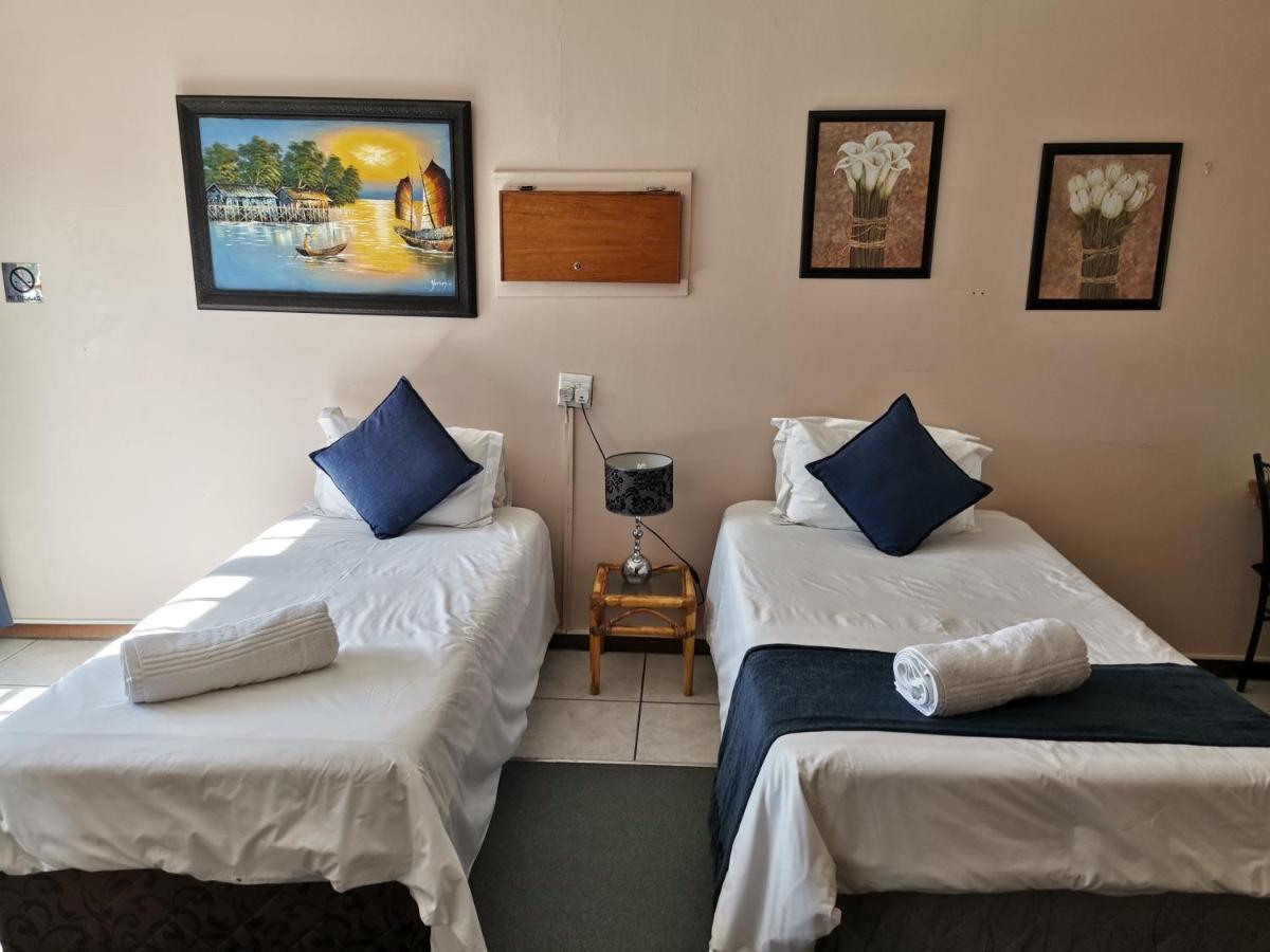 Neon Moon Hotel Welkom Luaran gambar