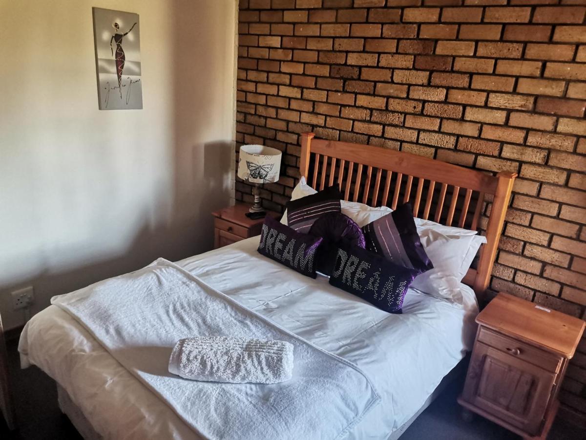 Neon Moon Hotel Welkom Luaran gambar